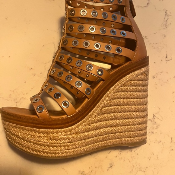 Prada wedges tan leather - Picture 3 of 7